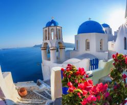 Септемврийски празници на о. Санторини със самолет от София – 3 нощувки